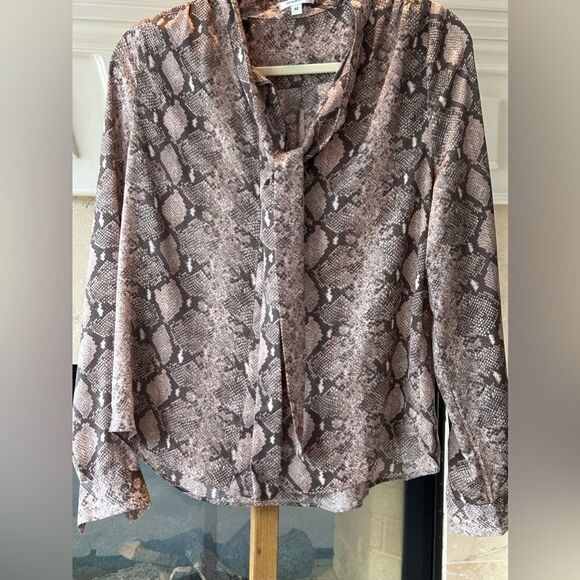 STELLA & DOT Women’s Brown Snake Print LADY BOSS Bow Front Long Sleeve Blouse M - Picture 3 of 7
